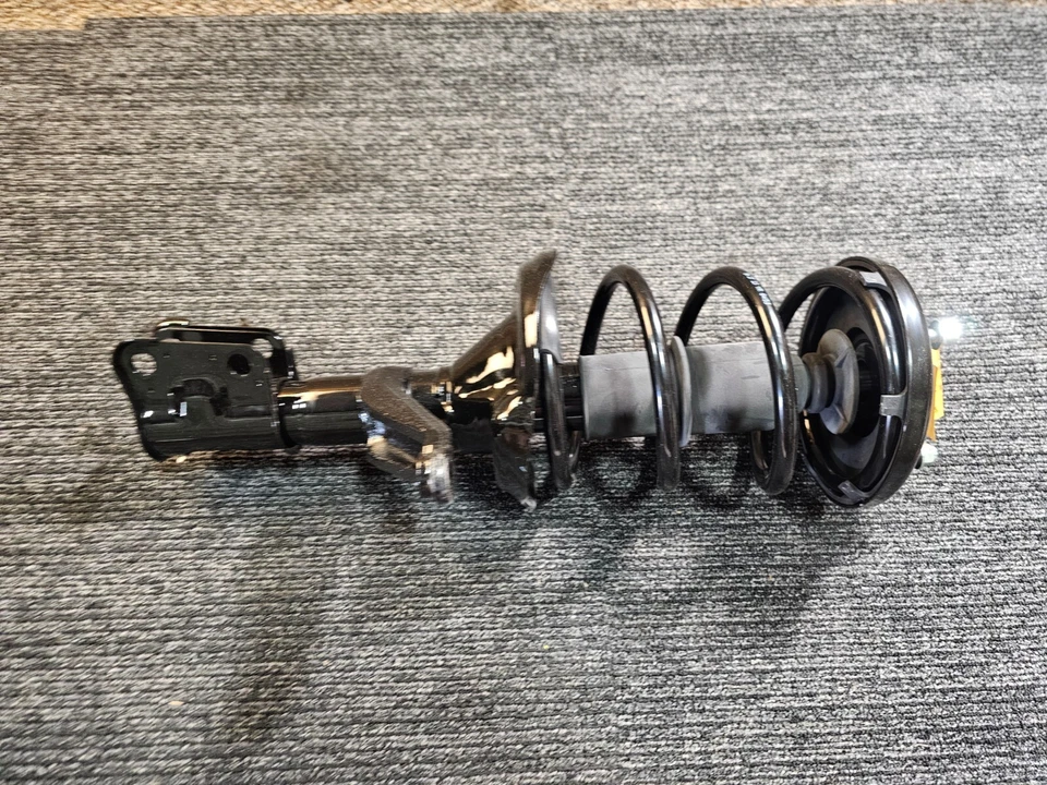 Conjunto de puntal de suspensión delantera y muelle helicoidal para Honda CR-V 2,4 L 2002-2006 Foto 3 de 4