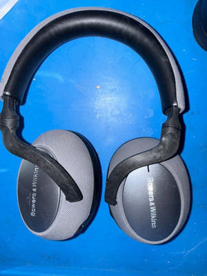 Bowers & Wilkins PX7 Over-Ear Noise Cancelling Wireless Headphones - Black