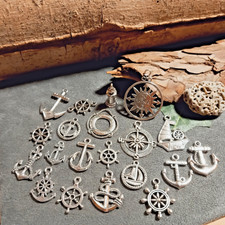 20 Maritime Motive / Mix maritim Charms Kette...
