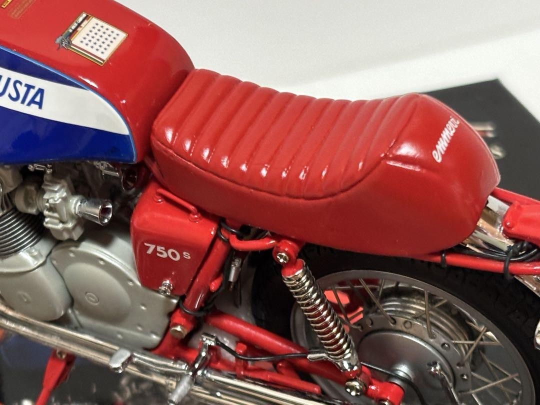 Minichamps 1/12 Scale MV Agusta 750S Motorcycle Model