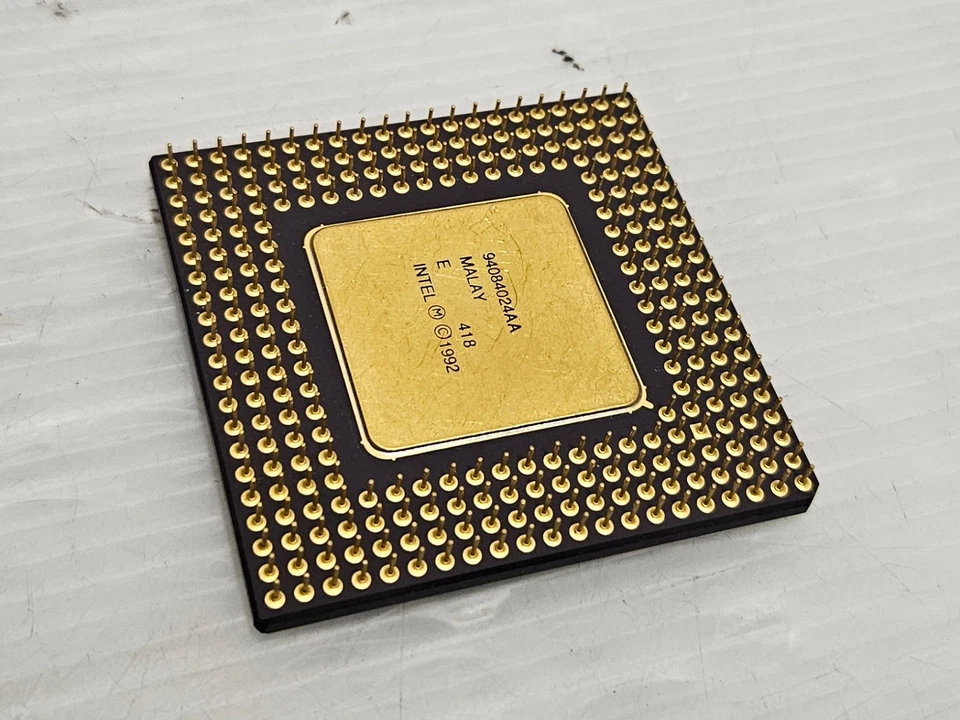 Intel Pentium 66MHz, Socket 4, A80501-66, SX837, 1992 GOLD TOP - VERY RARE - Image 2 of 2
