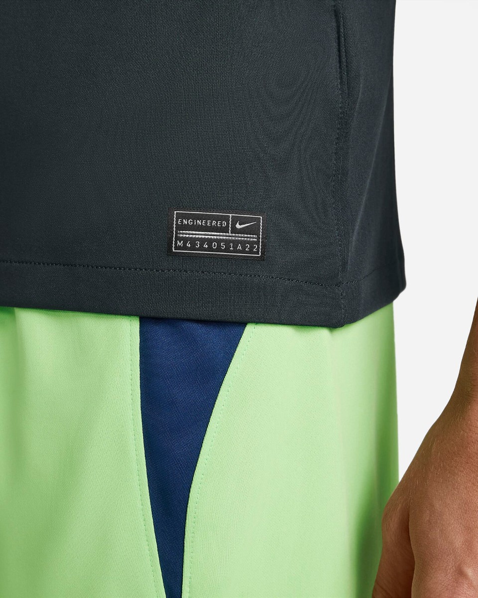 Nike Men's VfL Wolfsburg 2022/23 Away Soccer Jersey DJ7691-365