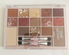 Hard Candy Look Pro Eyeshadow Palette 2x Base Shades