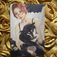 Yunjin LE SSERAFIM CRAZY Thunder KPOP Girl Photo Goddess Card Dog Shibe