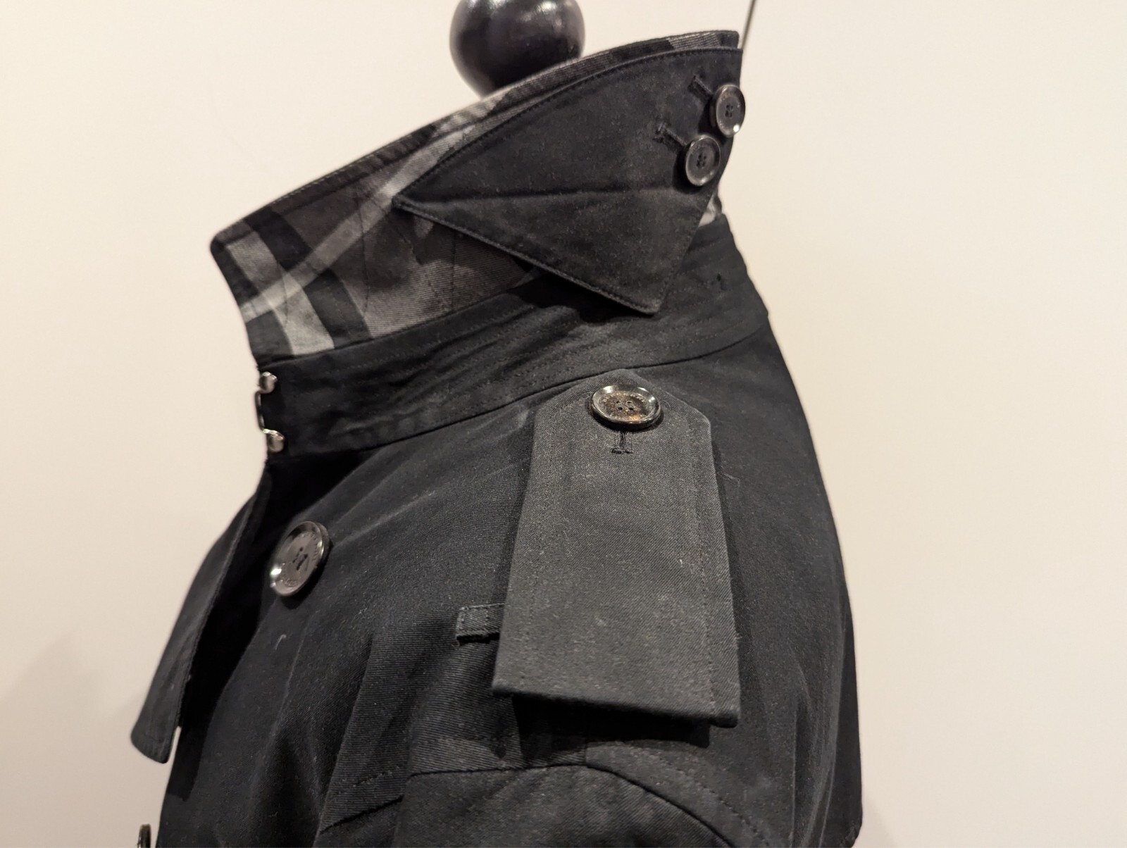Burberry Kensington Black Nova Check Mid Length Trench Coat - Size 50 image 9