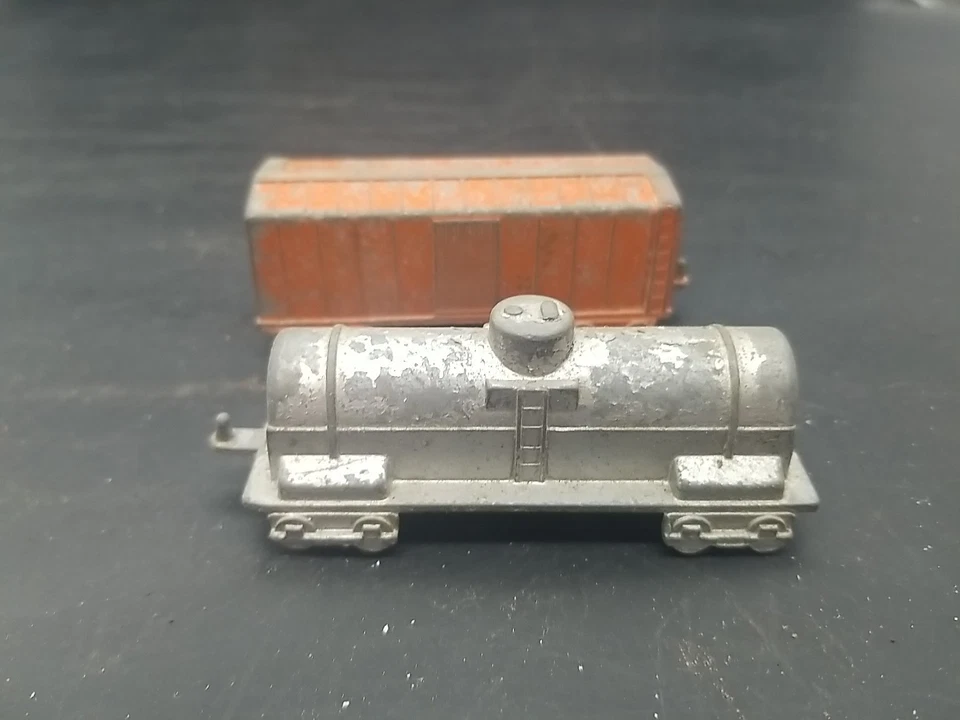 Juego de 8 trenes diecast Midge Toy Tinder Box Car Flat Caboose Rockford ILL Foto 3 de 4