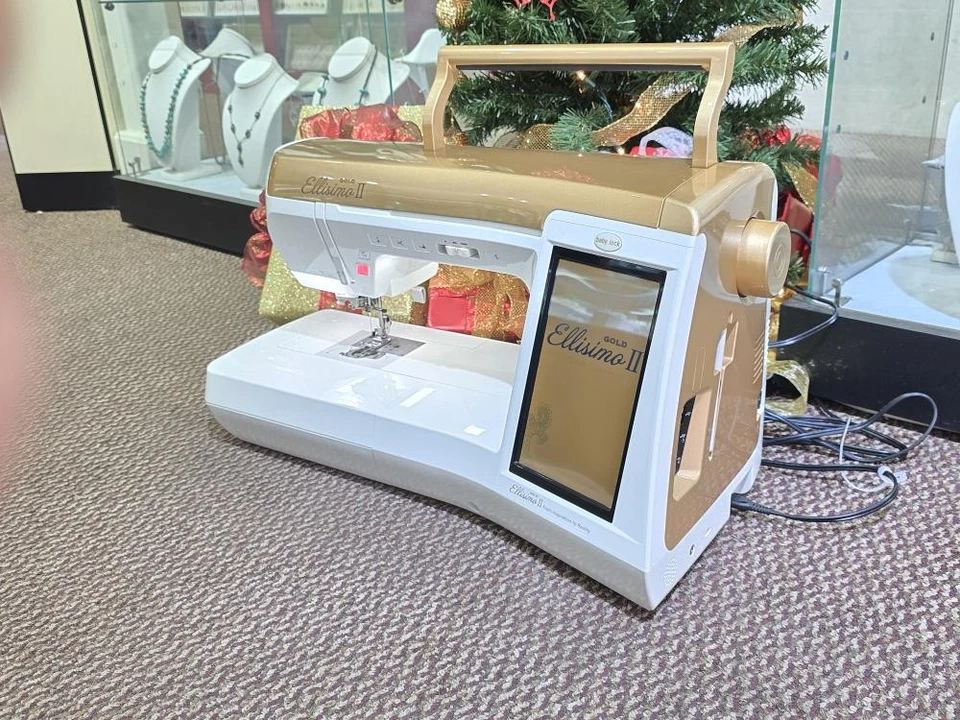 BABY LOCK BSOG2 ELLISIMO GOLD II VERY GOOD (CJL062140) - image 2 of 4