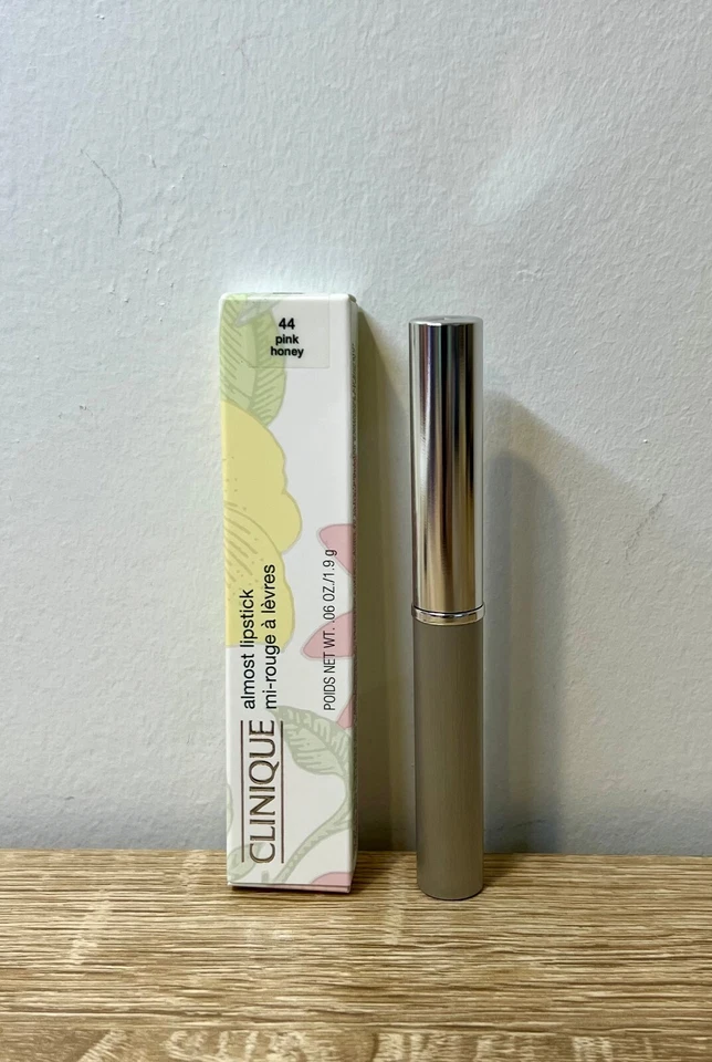 Lápiz labial CLINIQUE Almost PINK HONEY 0,06 OZ./1,9 g tamaño completo nuevo en caja Foto 2 de 3