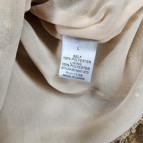 NUEVO NUEVO CON ETIQUETAS Camisa Top de Vacaciones Altar’d State Manga Campana Dorada Lentejuelas Precio de venta sugerido por el fabricante $99 Bling - Imagen 9 de 10