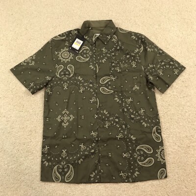 Under Armour Dockside Mens Medium Short Sleeve Button Down Shirt Paisley Green