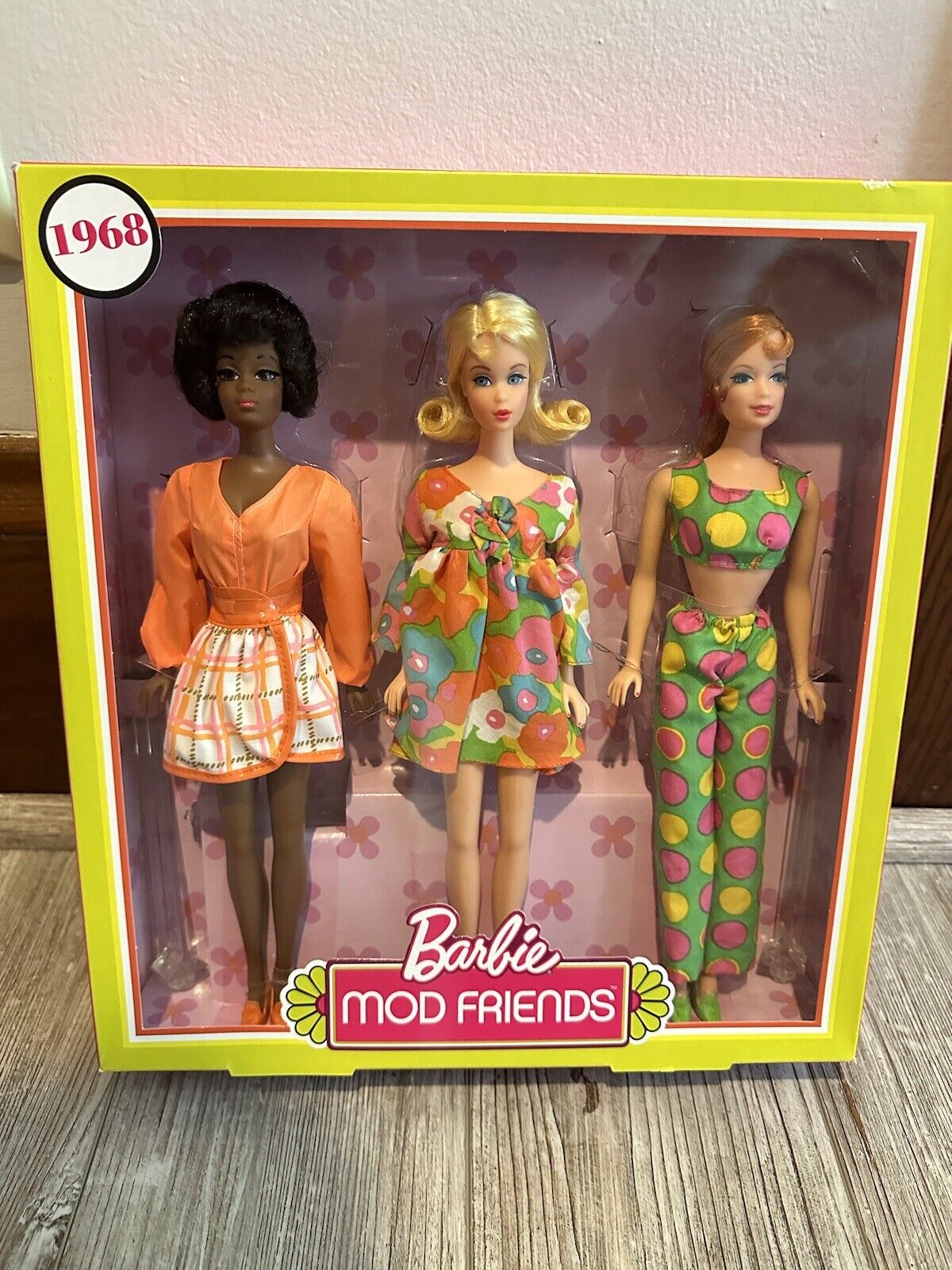  Barbie Collector Pivotal Mod Christie Giftset : Toys