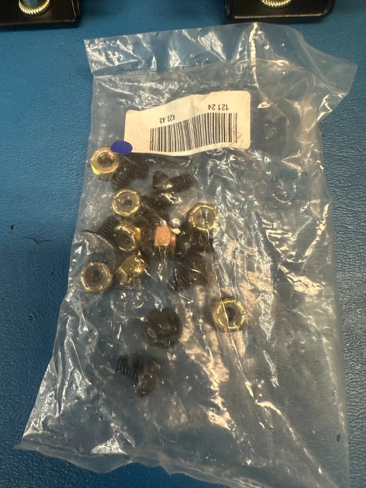 Canal de cabezal de parabrisas sin taladro Bestop 5124301 para Jeep Wrangler 2007-2018 Foto 3 de 4