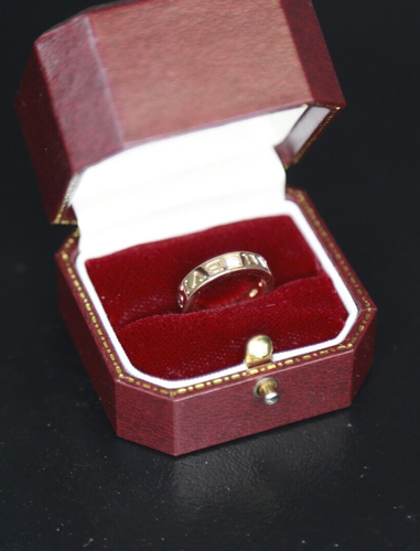 Bvlgari B.Zero1 Essential Diamond Band Ring featuring a center round cut diamond - Picture 3 of 4