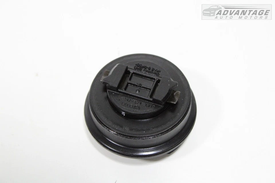 Tapa de llenado de aceite de motor Audi Q3 2015-2018 2,0 L Quattro 06C103485T OEM Foto 2 de 4