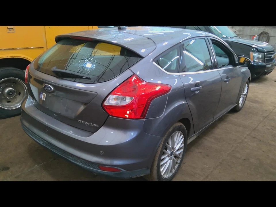 Corner/Park Light Halogen Fits 11-23 TRANSIT CONNECT 6838129 - Image 3 of 4