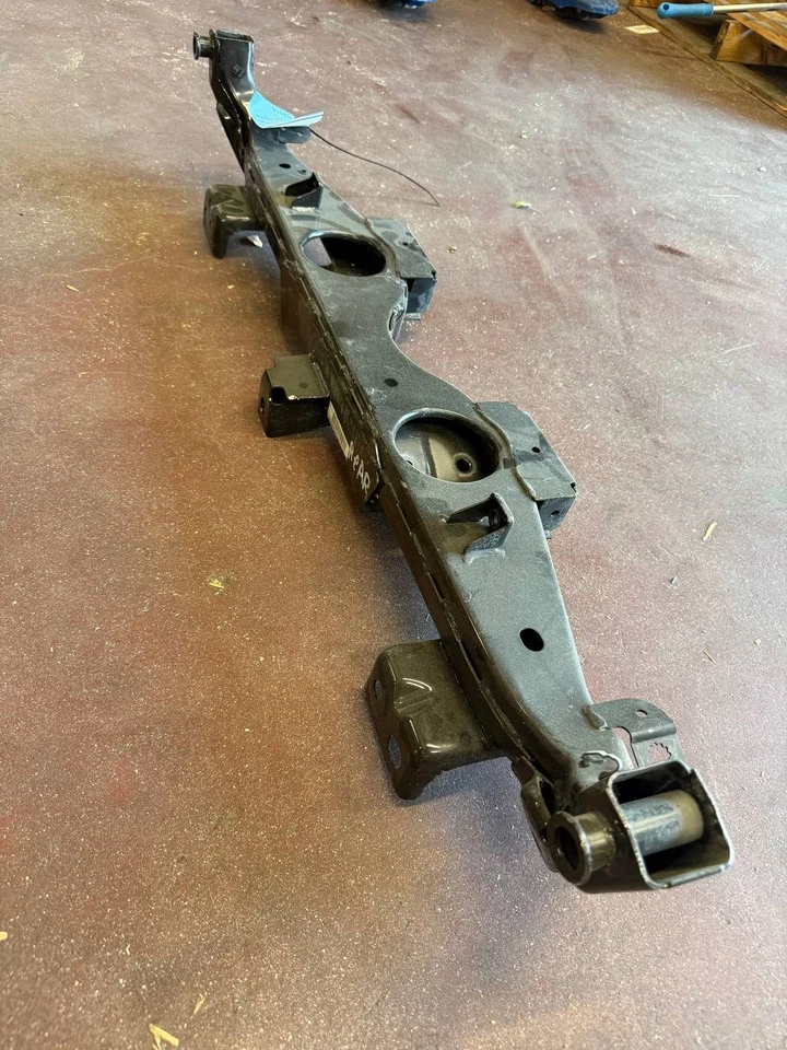 07-13 MINI COOPER R56 OEM SUBCHASIS TRASERO PORTADOR TRAVESAÑO BARRA MARCO K Foto 3 de 4