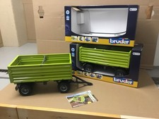 2x  Bruder 02203 Anhänger: Fliegl Dreiseitenkippanhänger - UNBESPIELT in OVP