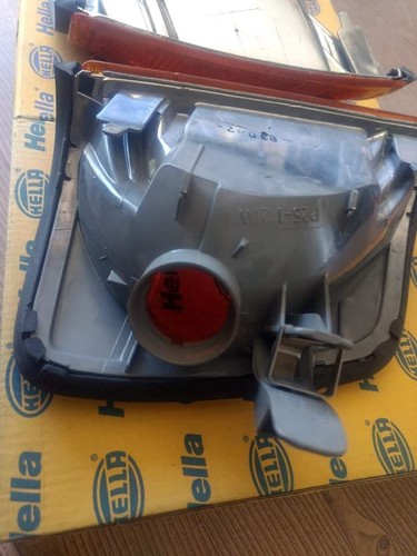 MERCEDES W124 LEFT&RIGHT SIDE TURN INDICATOR, COMPLETE, COLOR: AMBER, HELLA - Picture 7 of 12