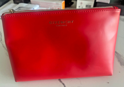 Givenchy Parfums rot Schminkbeutel sehr selten