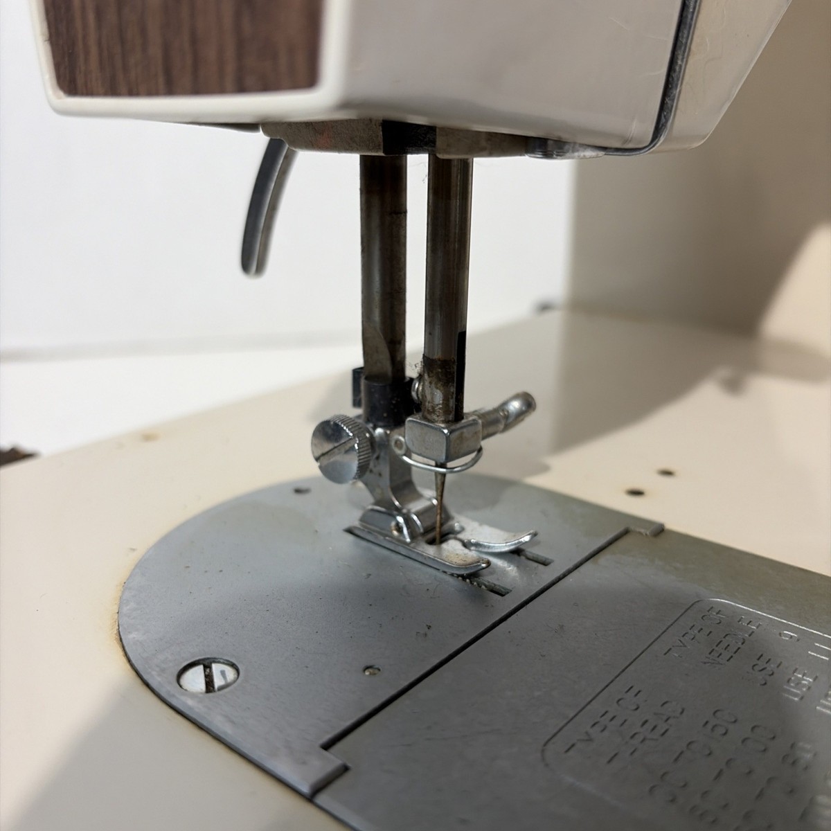 Vintage Heavy Duty 1970 Dial n Sew Sewing Machine Model 916 with