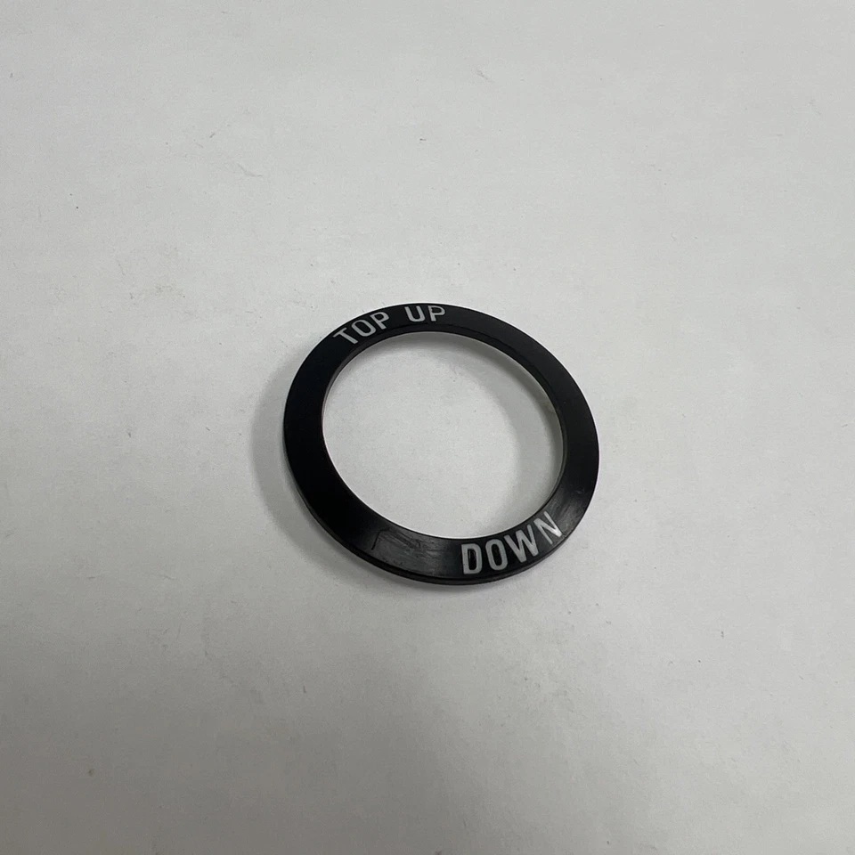 Nuevo anillo bisel superior convertible original Ford Mustang 1971-1973 para D1ZB-18C655 Foto 2 de 4