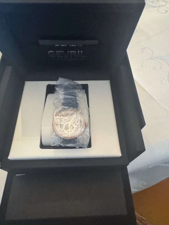 Reloj trasero Gevril 48104 Empire Swiss automático ETA 2895 caja de exposición para hombre Foto 2 de 4