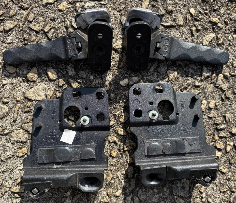 Juego de pestillos de bloqueo y placas de golpe diestro derecho diestro Ford Mustang 2005-14 convertible superior Foto 2 de 2