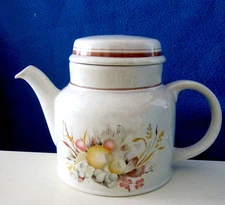 ROYAL DOULTON HARVEST TIME LARGE LAMBETHWARE TEAPOT MADE IN ENGLAND