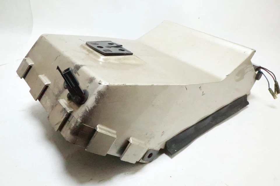 87-89 Kawasaki ZG1200 Voyager XII  ZG  rear fender  beige Foto 4 de 4