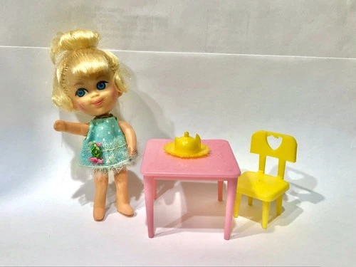 1965 Mattel Liddle Kiddles GRETA GRIDDLE #3508 Doll Dress Table Chair Teapot!
