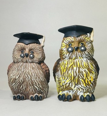2 Vintage Mid Century Keramik weise alte Eule Spardosen / Sparkassen