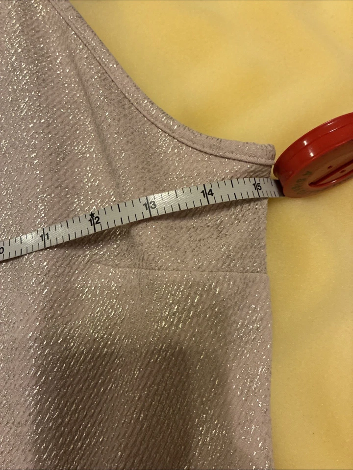 Vestido de cóctel dorado para jóvenes mediano ¡perfecto para una fiesta navideña! ¡Simple! Elegante! Foto 3 de 4