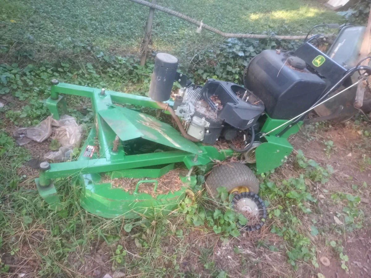 John Deere WG36a Commercial Walk Behind Mower