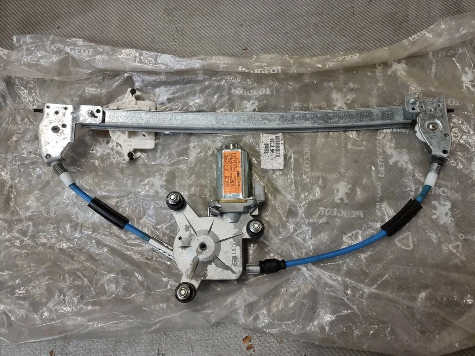 PEUGEOT 406 ELECTRIC WINDOW MOTOR & REGULATOR REAR LEFT GENUINE NEW 922356 - Image 2 of 4