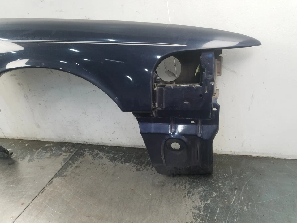 Grand Marquis/Corwn Vic Victoria 2002 guardabarros pasajero derecho #9286 P3 Foto 4 de 4