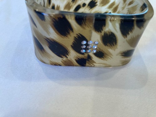 Lucite Leopard Spots Square Armreif Armband mit Strass - Bild 6 von 7
