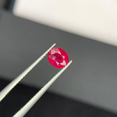 Natural Cut 1.18 Carat Vivid Red Ruby Afghanistan Oval Faceted Loose Gemstone - Picture 6 of 8
