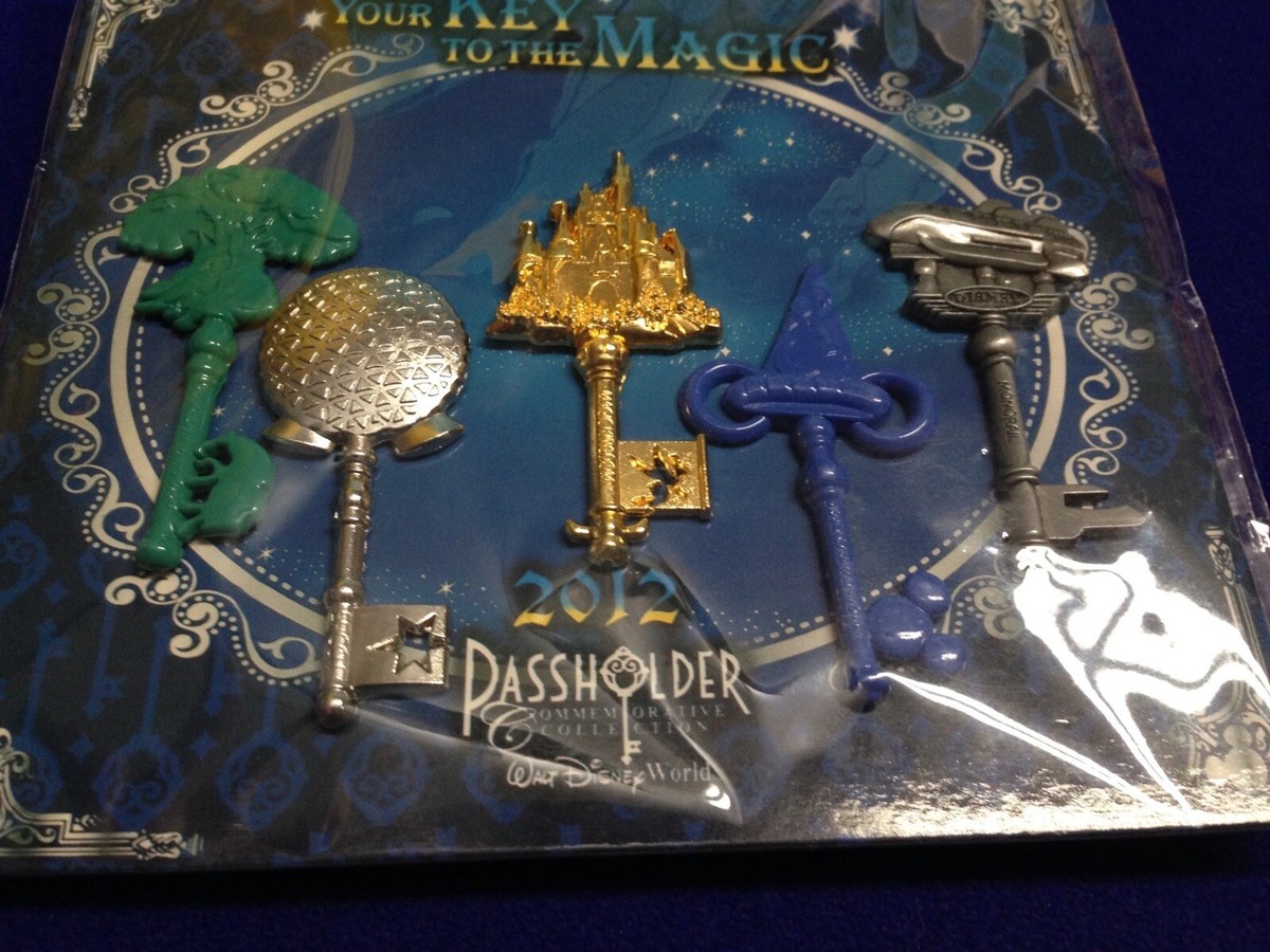 Walt Disney World WDW 2012 Passholder Your Key To The Magic Pin