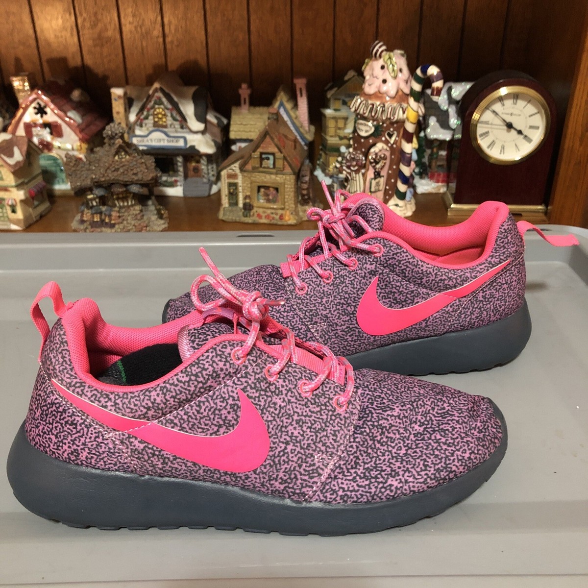 pink and purple roshes