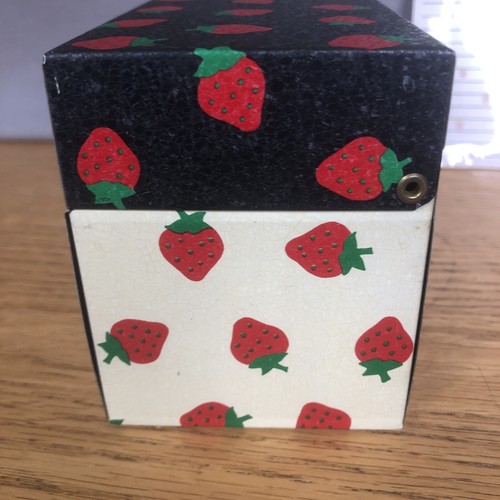 Vintage Potpourri Press Metal Recipe Box & Recipe Cards W/ Strawberries - Cute! - Picture 3 of 12