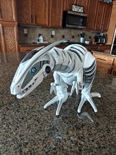 WowWee Toys Roboraptor 8095 Remote Control Dinosaur- Clean and Mostly Working