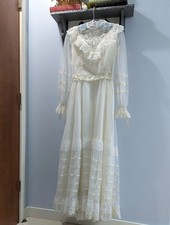 Size 2-ish Vintage Wedding Dress Made In USA Int. Ladies Garment Workers Union