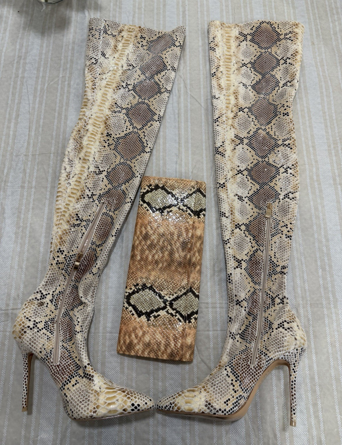 Fashion Nova Women's Snake Print Knee High Pointed Toe Zip Boots 7