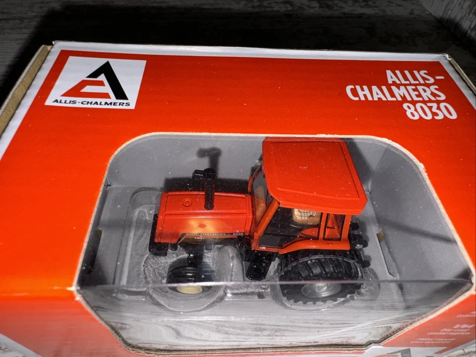 1/64 Scale Allis Chalmers 8030 2WD Tractor With Cab Die-Cast Ertl - Image 3 of 4