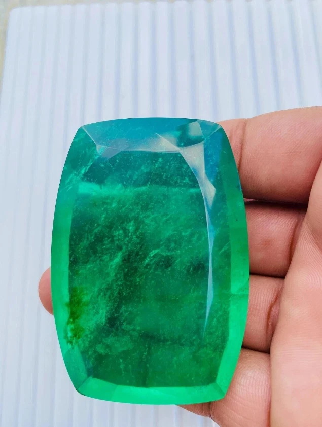 Piedra preciosa suelta certificada corte cojín esmeralda verde colombiana natural de 200 quilates Foto 4 de 4