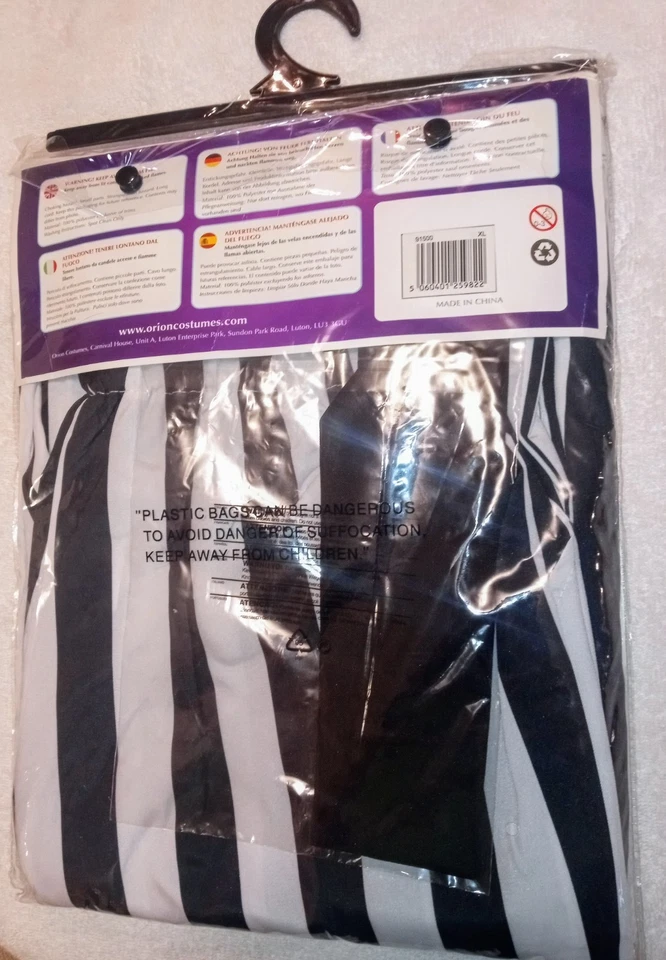 Disfraz de Orión blanco y negro inspirado en jugo de Beatle. Foto 2 de 4