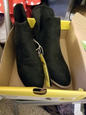 seven7 women's vegan leather ankle boot