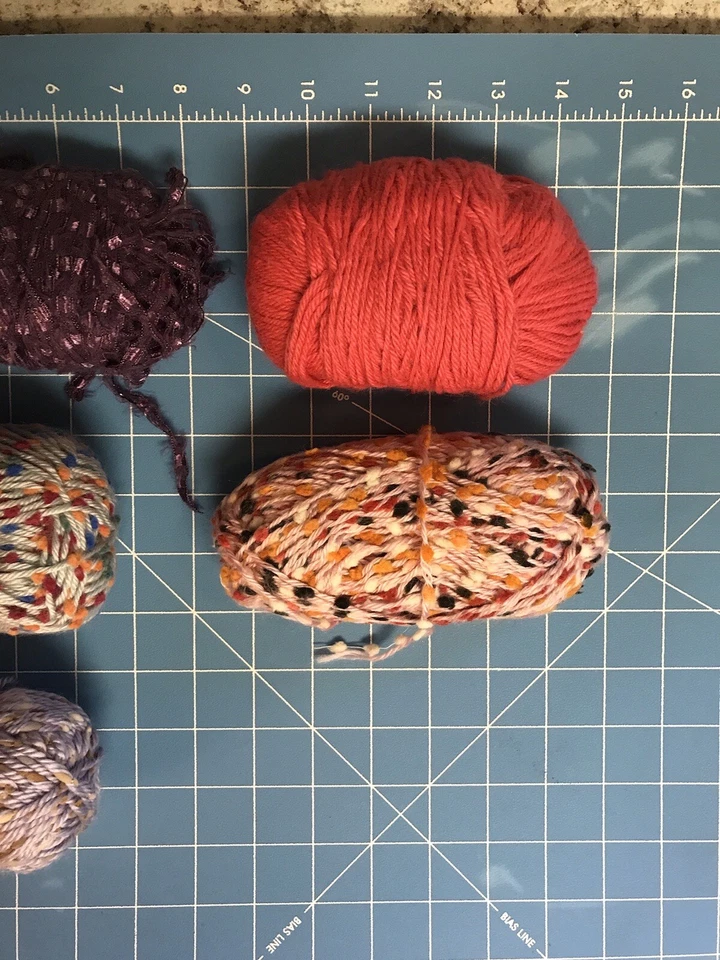 Lote Misto de 5 Fios GALA Novos e Usados Fios Mistas de Fibra Multicoloridos Aposentados - Imagem 3 de 4