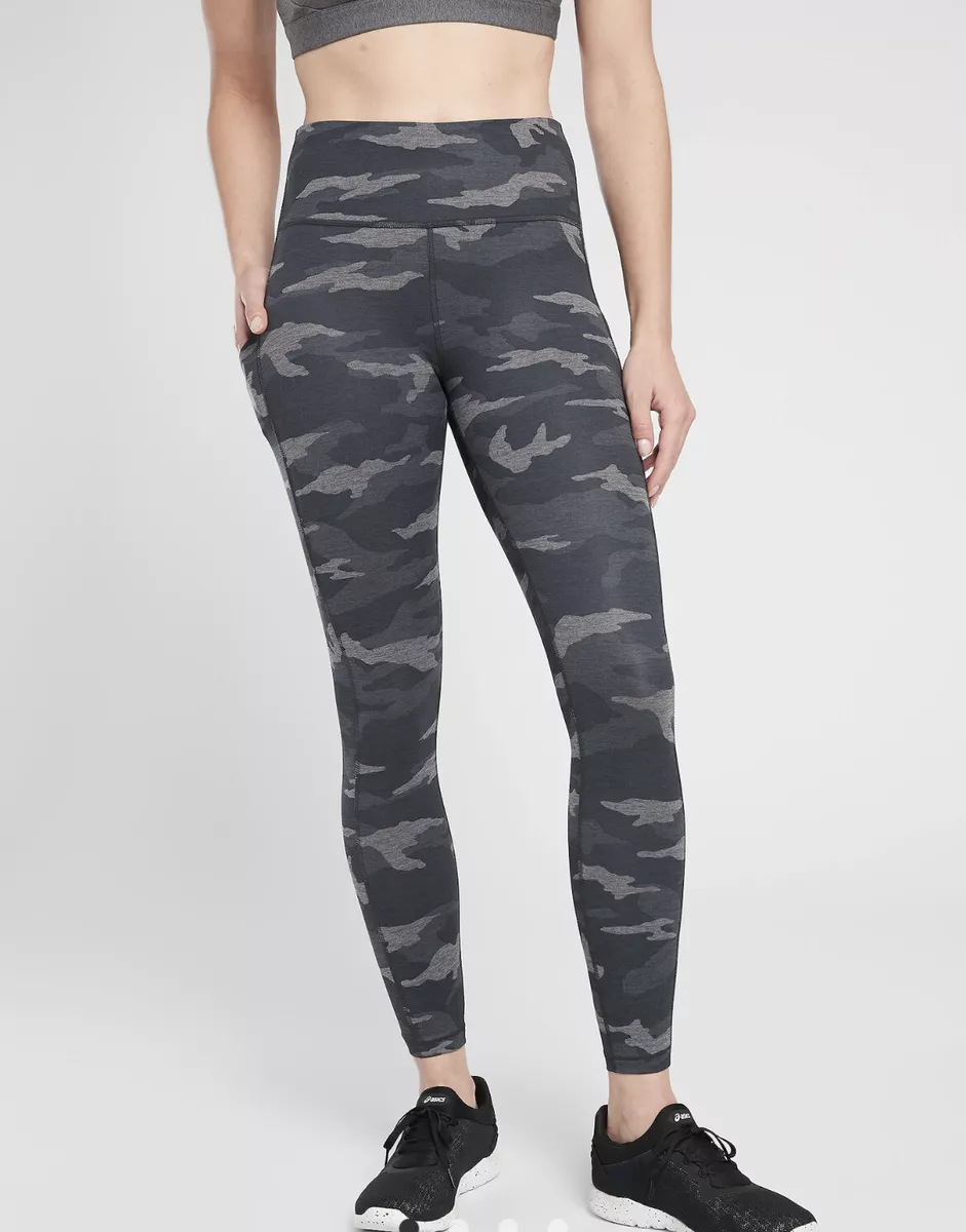 Athleta Camo Ultimate Stash Pocket 7/8 Tight Leggings Size Small Women's