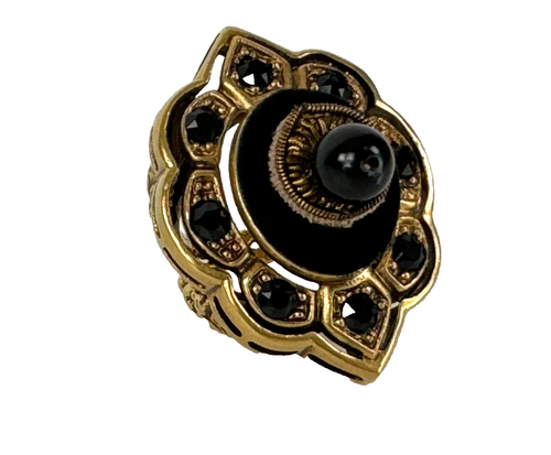 Gucci $420 Auth sz 7.5 Gold Engraved Black Velvet Crystals Cushion Cocktail Ring